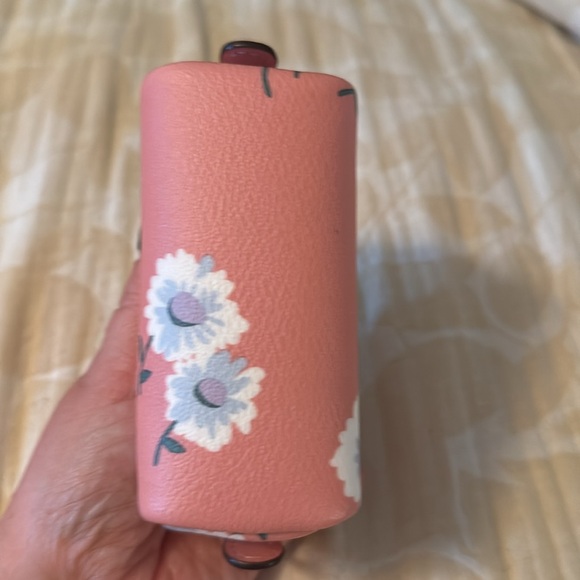 Coach Mini Boxy Cosmetic Case With Daisy Print - Picture 5 of 6